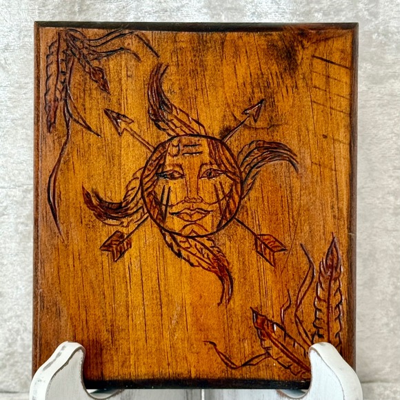 Hand Carved Wood Wall Art Sun Face Feathers Arrows Native American Style 2003 - Picture 6 of 10
